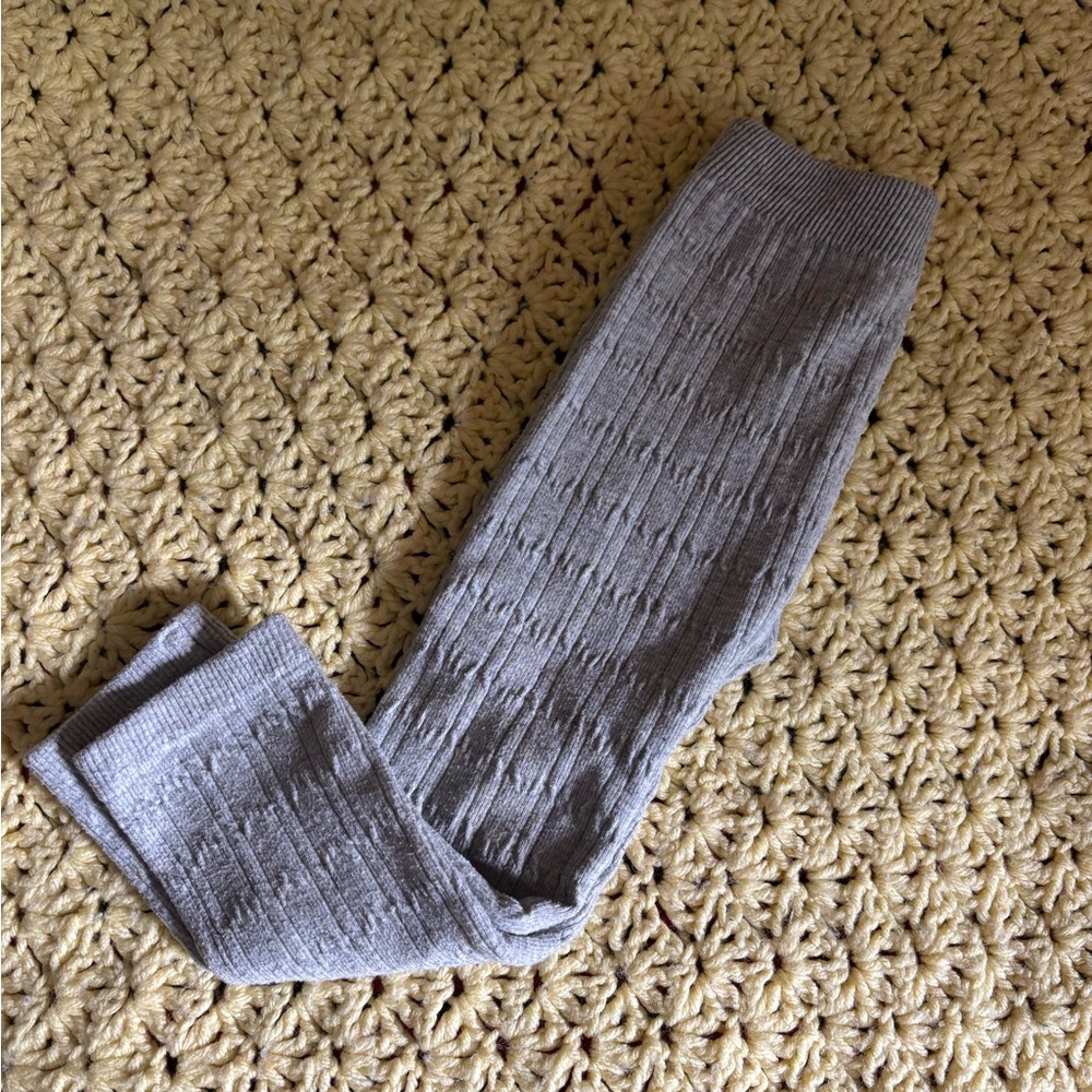 10/$20 grey cable knit leggings